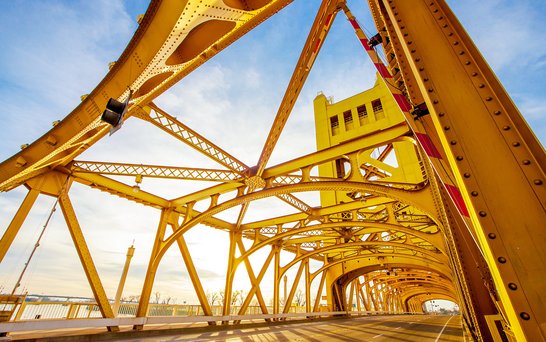 Metallurgie Brücke gelb