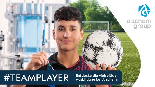 Flyer Ausbildung bei Alzchem Junge in der Werkstatt und auf dem Fußballplatz geteiltes Bild