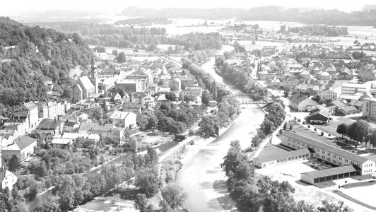 Trostberg mit Schule Luftaufhame im Jahr 1959