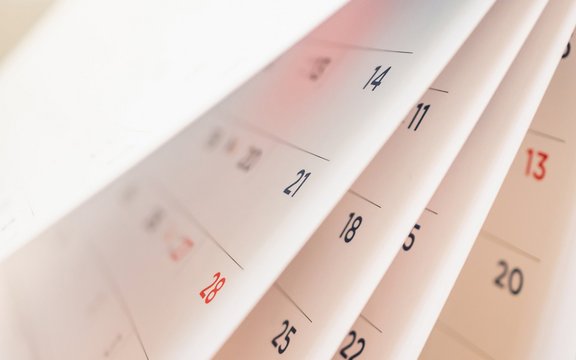 Kalender wird geblättert