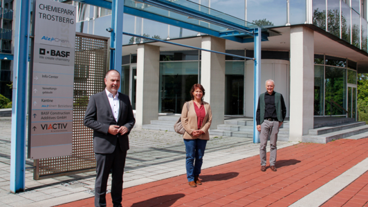 Besuch Sengl mit Begleitung und Andreas Niedermaier